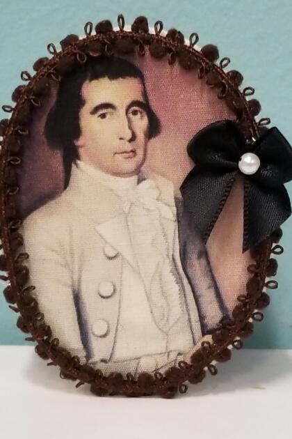 Oval Colonial Folk Art Painting of Gentleman in Cream Suit Decorative Box (Small Size)