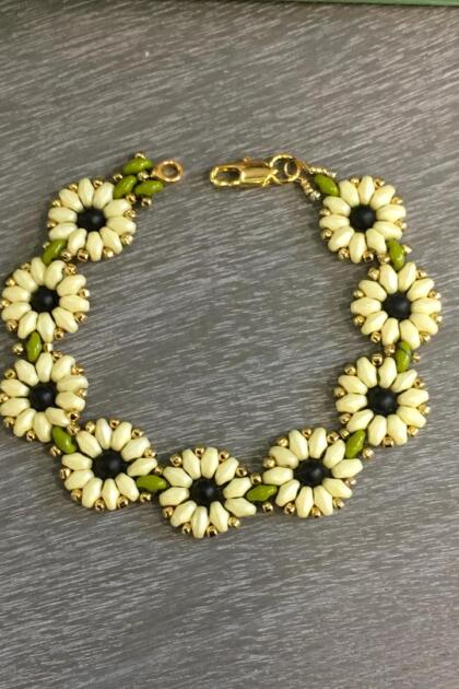 Black Eyed Susan Flower Beaded Bracelet